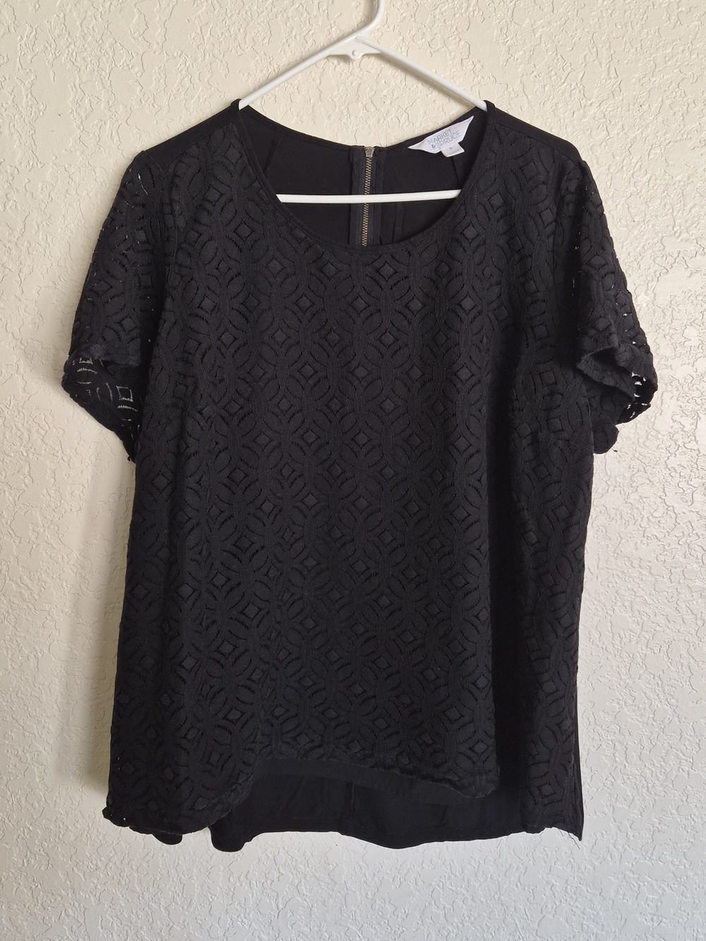 Market & Spruce Black Geometric Lace Short Sleeve Top